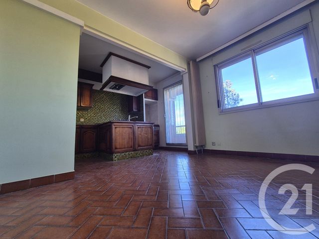 Appartement F4 à vendre - 5 pièces - 141.29 m2 - SALON DE PROVENCE - 13 - PROVENCE-ALPES-COTE-D-AZUR - Century 21 Le Pays Salonais