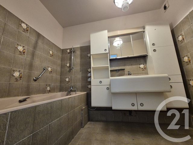 Appartement F4 à vendre - 5 pièces - 141.29 m2 - SALON DE PROVENCE - 13 - PROVENCE-ALPES-COTE-D-AZUR - Century 21 Le Pays Salonais