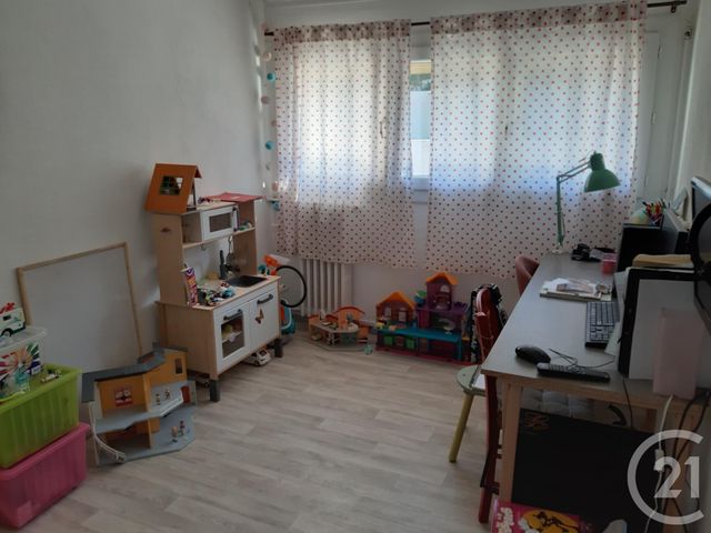 Appartement F4 à vendre - 4 pièces - 76.82 m2 - SALON DE PROVENCE - 13 - PROVENCE-ALPES-COTE-D-AZUR - Century 21 Le Pays Salonais