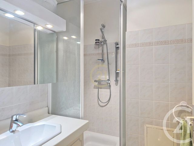 Afficher la photo en grand Appartement F6 à vendre - 6 pièces - 153.34 m2 - SALON DE PROVENCE - 13 - PROVENCE-ALPES-COTE-D-AZUR - Century 21 Le Pays Salonais