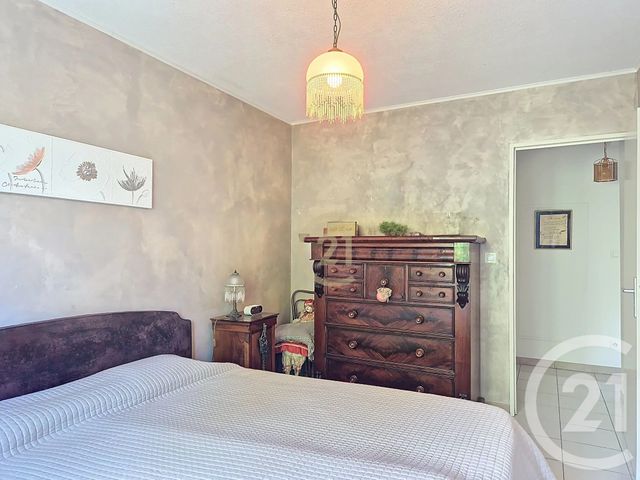 Afficher la photo en grand Appartement F6 à vendre - 6 pièces - 153.34 m2 - SALON DE PROVENCE - 13 - PROVENCE-ALPES-COTE-D-AZUR - Century 21 Le Pays Salonais