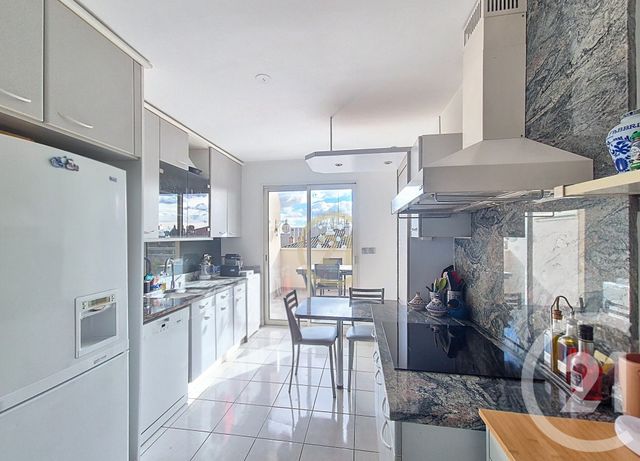 Appartement F6 à vendre - 6 pièces - 153.34 m2 - SALON DE PROVENCE - 13 - PROVENCE-ALPES-COTE-D-AZUR - Century 21 Le Pays Salonais