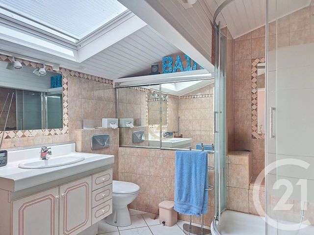 Afficher la photo en grand Appartement F6 à vendre - 6 pièces - 153.34 m2 - SALON DE PROVENCE - 13 - PROVENCE-ALPES-COTE-D-AZUR - Century 21 Le Pays Salonais