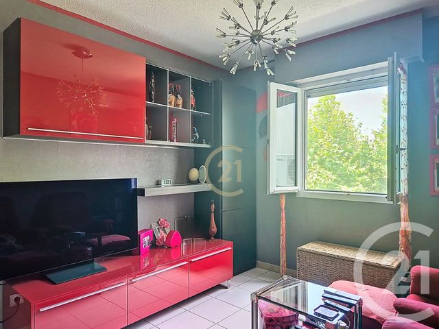 Afficher la photo en grand Appartement F6 à vendre - 6 pièces - 153.34 m2 - SALON DE PROVENCE - 13 - PROVENCE-ALPES-COTE-D-AZUR - Century 21 Le Pays Salonais