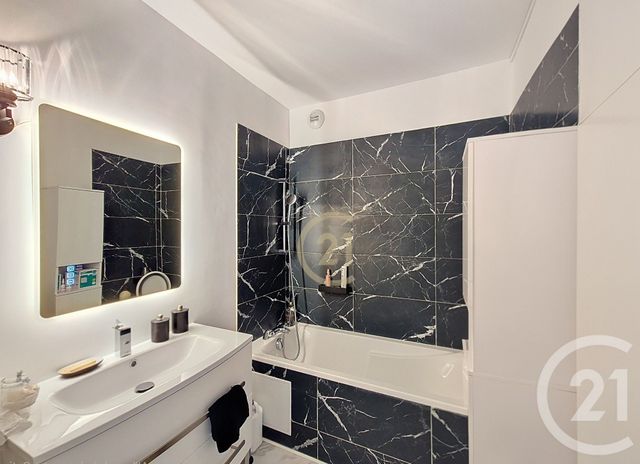 Appartement T5 à vendre - 5 pièces - 123.0 m2 - SALON DE PROVENCE - 13 - PROVENCE-ALPES-COTE-D-AZUR - Century 21 Le Pays Salonais