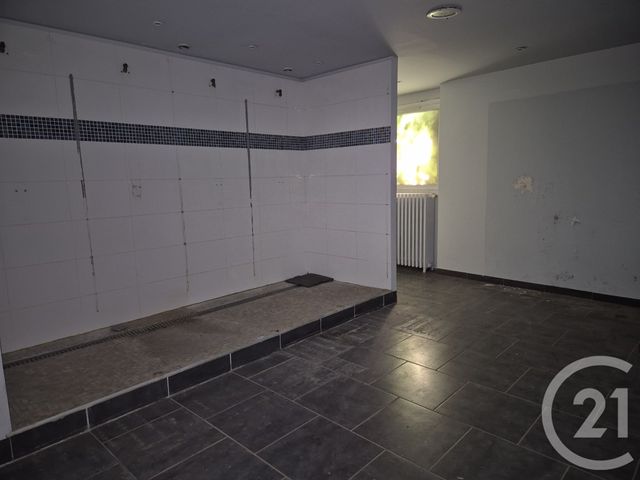 commerce à vendre - 609.0 m2 - SALON DE PROVENCE - 13 - PROVENCE-ALPES-COTE-D-AZUR - Century 21 Le Pays Salonais