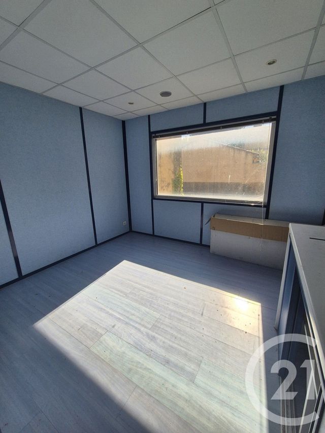 commerce à vendre - 609.0 m2 - SALON DE PROVENCE - 13 - PROVENCE-ALPES-COTE-D-AZUR - Century 21 Le Pays Salonais