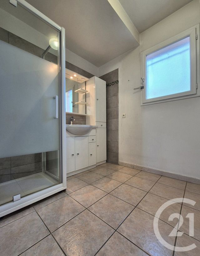 Afficher la photo en grand Appartement T3 à vendre - 3 pièces - 81.97 m2 - SALON DE PROVENCE - 13 - PROVENCE-ALPES-COTE-D-AZUR - Century 21 Le Pays Salonais