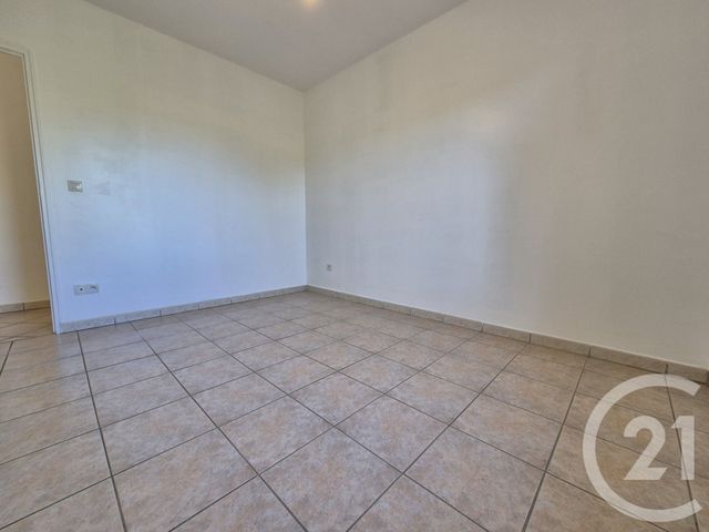 Afficher la photo en grand Appartement T3 à vendre - 3 pièces - 81.97 m2 - SALON DE PROVENCE - 13 - PROVENCE-ALPES-COTE-D-AZUR - Century 21 Le Pays Salonais