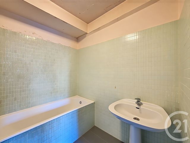 Appartement à vendre - 3 pièces - 71.0 m2 - SALON DE PROVENCE - 13 - PROVENCE-ALPES-COTE-D-AZUR - Century 21 Le Pays Salonais