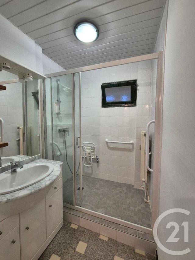 Appartement à vendre - 4 pièces - 66.0 m2 - SALON DE PROVENCE - 13 - PROVENCE-ALPES-COTE-D-AZUR - Century 21 Le Pays Salonais