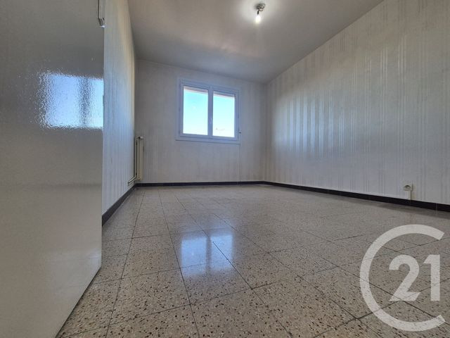 Appartement à vendre - 4 pièces - 66.0 m2 - SALON DE PROVENCE - 13 - PROVENCE-ALPES-COTE-D-AZUR - Century 21 Le Pays Salonais