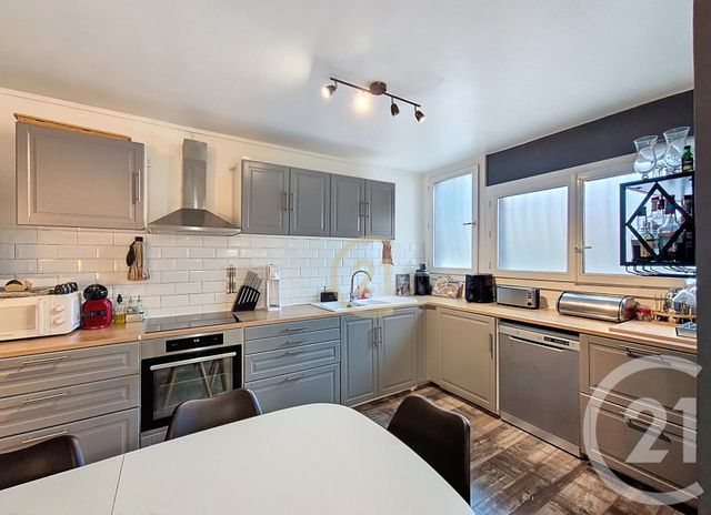 Appartement à vendre - 3 pièces - 73.02 m2 - SALON DE PROVENCE - 13 - PROVENCE-ALPES-COTE-D-AZUR - Century 21 Le Pays Salonais