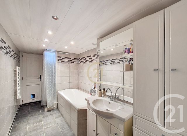 Appartement à vendre - 3 pièces - 73.02 m2 - SALON DE PROVENCE - 13 - PROVENCE-ALPES-COTE-D-AZUR - Century 21 Le Pays Salonais