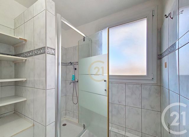 Appartement T4 à vendre - 3 pièces - 67.47 m2 - SALON DE PROVENCE - 13 - PROVENCE-ALPES-COTE-D-AZUR - Century 21 Le Pays Salonais