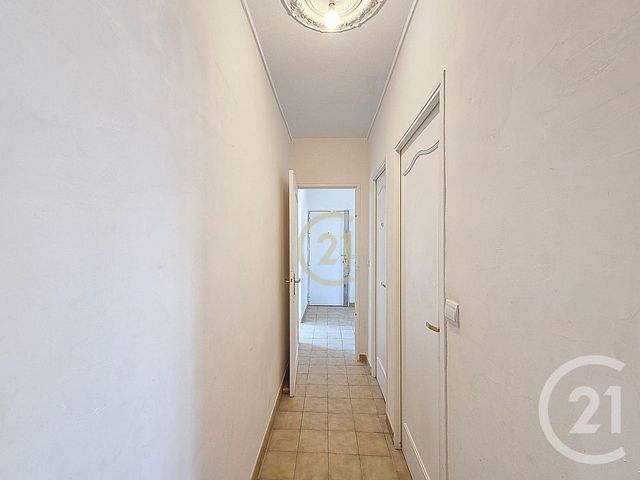 Appartement T4 à vendre - 3 pièces - 67.47 m2 - SALON DE PROVENCE - 13 - PROVENCE-ALPES-COTE-D-AZUR - Century 21 Le Pays Salonais