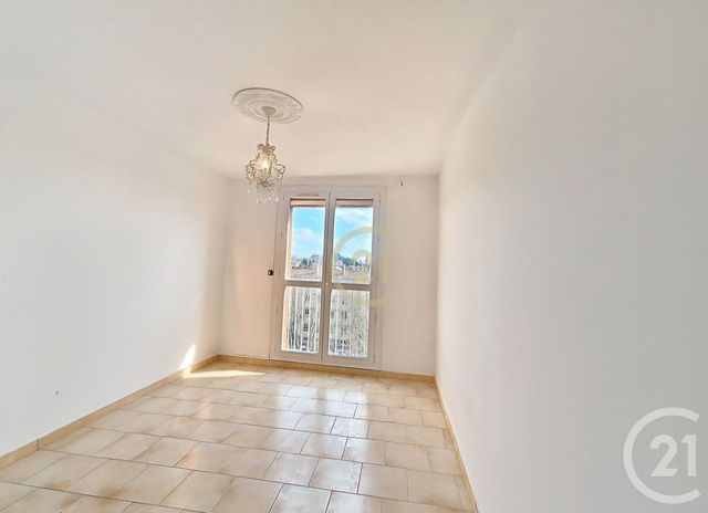 Appartement T4 à vendre - 3 pièces - 67.47 m2 - SALON DE PROVENCE - 13 - PROVENCE-ALPES-COTE-D-AZUR - Century 21 Le Pays Salonais