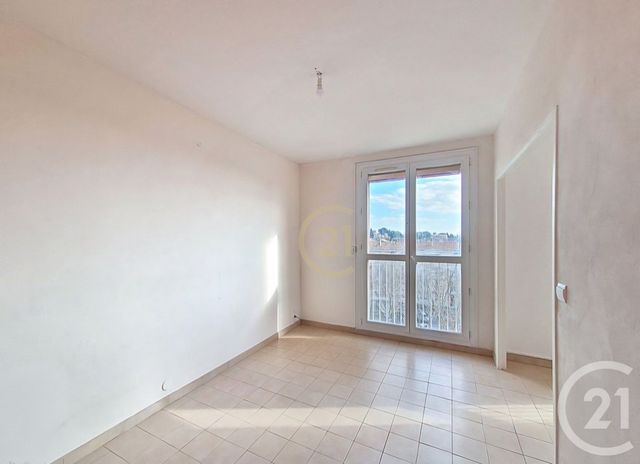 Appartement T4 à vendre - 3 pièces - 67.47 m2 - SALON DE PROVENCE - 13 - PROVENCE-ALPES-COTE-D-AZUR - Century 21 Le Pays Salonais