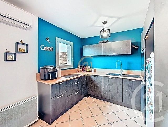 Appartement F4 à vendre - 5 pièces - 83.0 m2 - SALON DE PROVENCE - 13 - PROVENCE-ALPES-COTE-D-AZUR - Century 21 Le Pays Salonais