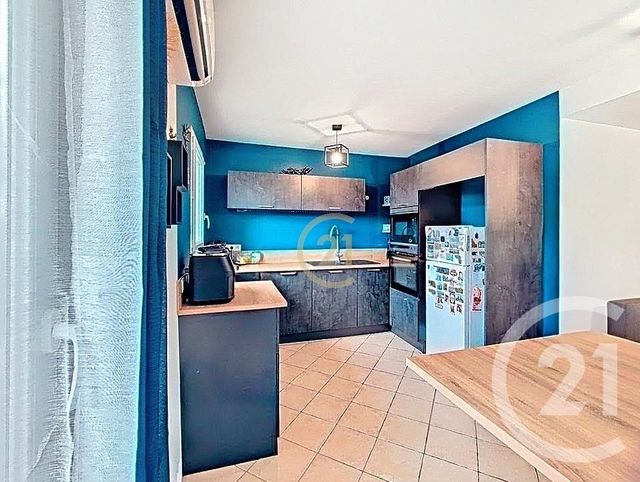 Appartement F4 à vendre - 5 pièces - 83.0 m2 - SALON DE PROVENCE - 13 - PROVENCE-ALPES-COTE-D-AZUR - Century 21 Le Pays Salonais