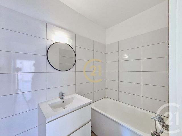 Appartement T4 à vendre - 4 pièces - 73.16 m2 - SALON DE PROVENCE - 13 - PROVENCE-ALPES-COTE-D-AZUR - Century 21 Le Pays Salonais
