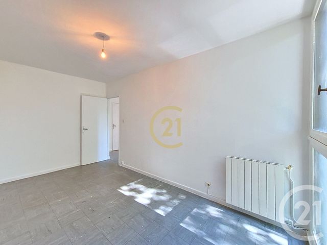 Appartement T4 à vendre - 4 pièces - 73.16 m2 - SALON DE PROVENCE - 13 - PROVENCE-ALPES-COTE-D-AZUR - Century 21 Le Pays Salonais