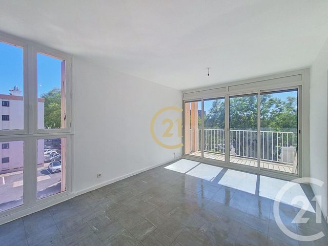 Appartement T4 à vendre - 4 pièces - 73.16 m2 - SALON DE PROVENCE - 13 - PROVENCE-ALPES-COTE-D-AZUR - Century 21 Le Pays Salonais