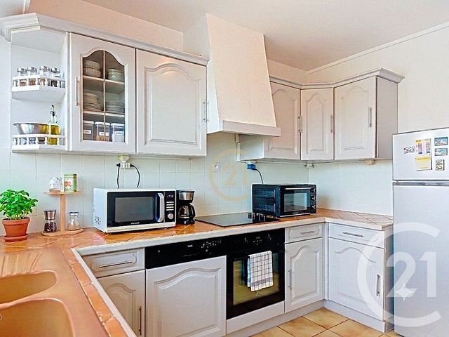Appartement T3 à vendre - 3 pièces - 78.0 m2 - SALON DE PROVENCE - 13 - PROVENCE-ALPES-COTE-D-AZUR - Century 21 Le Pays Salonais