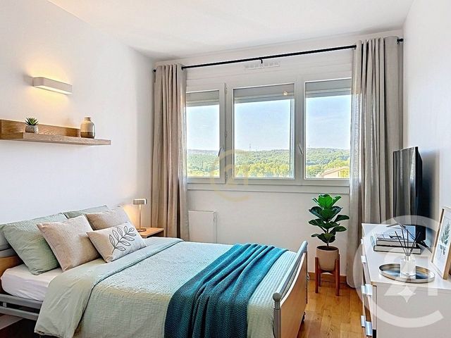 Appartement T3 à vendre - 3 pièces - 78.0 m2 - SALON DE PROVENCE - 13 - PROVENCE-ALPES-COTE-D-AZUR - Century 21 Le Pays Salonais