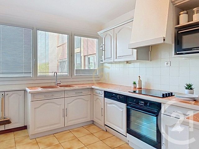 Appartement T3 à vendre - 3 pièces - 78.0 m2 - SALON DE PROVENCE - 13 - PROVENCE-ALPES-COTE-D-AZUR - Century 21 Le Pays Salonais