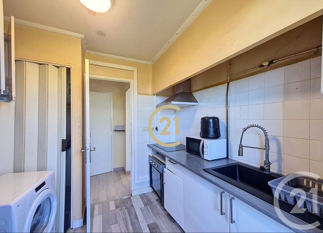 Appartement F5 à vendre - 5 pièces - 70.35 m2 - SALON DE PROVENCE - 13 - PROVENCE-ALPES-COTE-D-AZUR - Century 21 Le Pays Salonais
