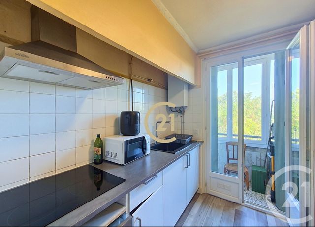 Appartement F5 à vendre - 5 pièces - 70.35 m2 - SALON DE PROVENCE - 13 - PROVENCE-ALPES-COTE-D-AZUR - Century 21 Le Pays Salonais