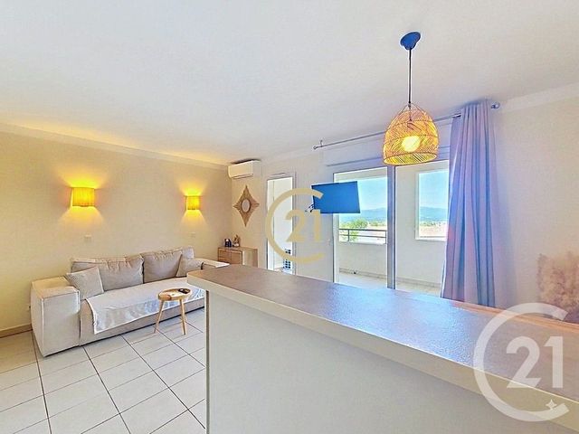 Appartement T2 à vendre - 2 pièces - 40.18 m2 - MALLEMORT - 13 - PROVENCE-ALPES-COTE-D-AZUR - Century 21 Le Pays Salonais