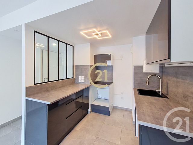Appartement à vendre - 2 pièces - 39.62 m2 - PELISSANNE - 13 - PROVENCE-ALPES-COTE-D-AZUR - Century 21 Le Pays Salonais