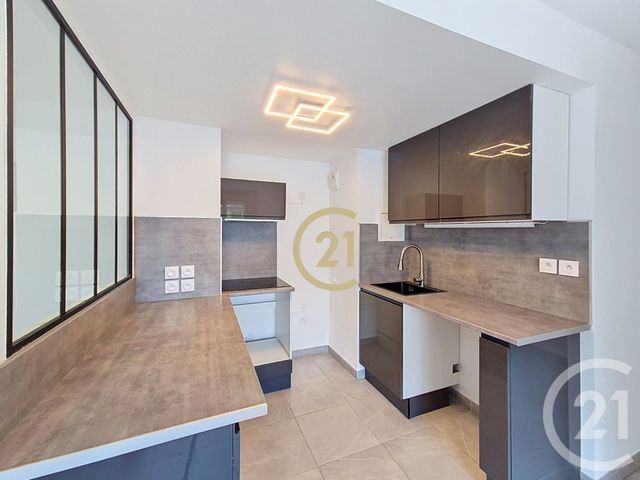 Appartement à vendre - 2 pièces - 39.62 m2 - PELISSANNE - 13 - PROVENCE-ALPES-COTE-D-AZUR - Century 21 Le Pays Salonais